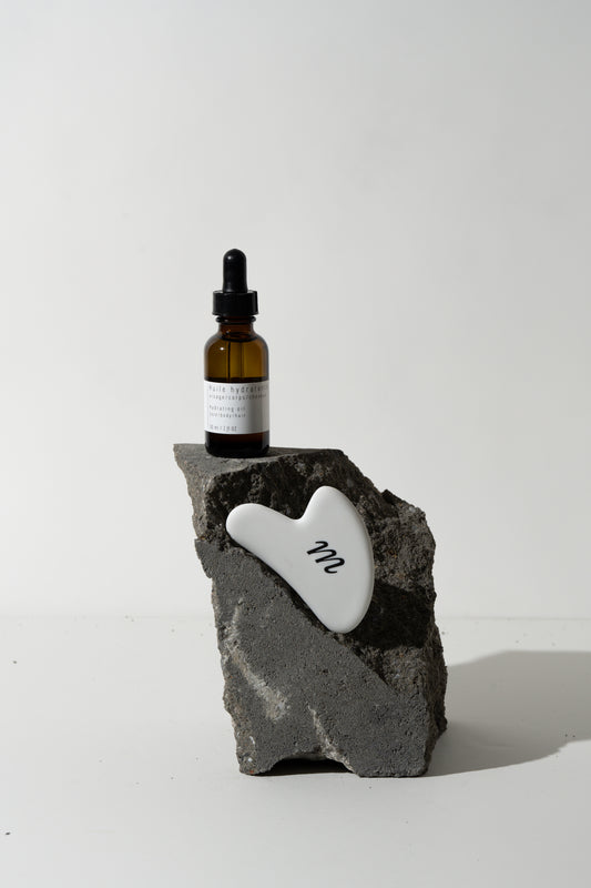 Gua Sha and hydrating Oil